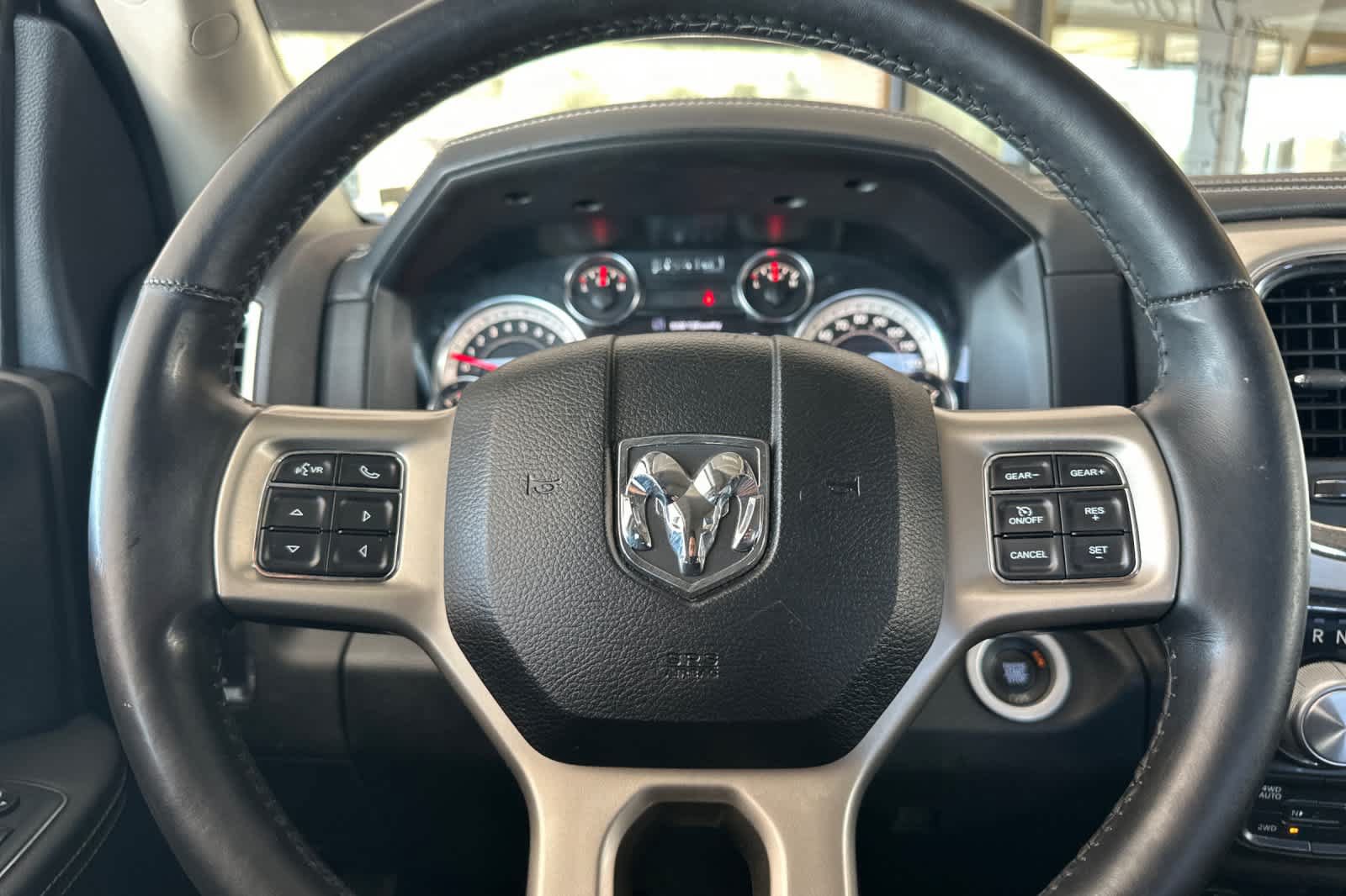 Used 2018 RAM 1500 Laramie w/ Convenience Group AWD/4WD image 26