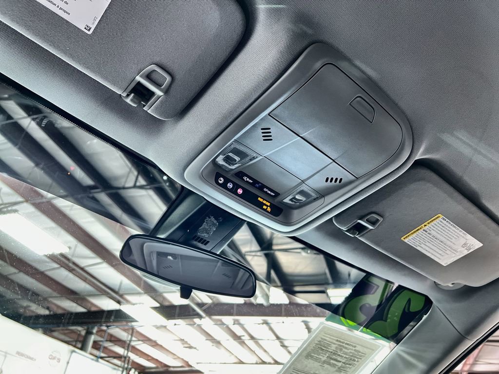Used 2025 Chevrolet Blazer LT image 33