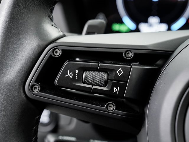 Certified 2025 Porsche 911 Carrera image 14