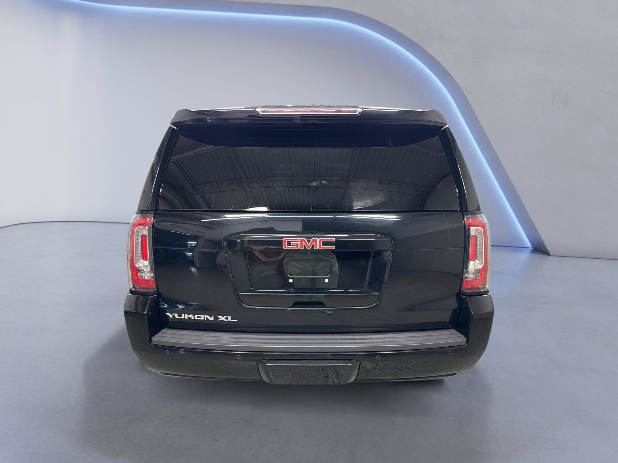 Used 2019 GMC Yukon XL SLT w/ Open Road Package AWD/4WD image 7