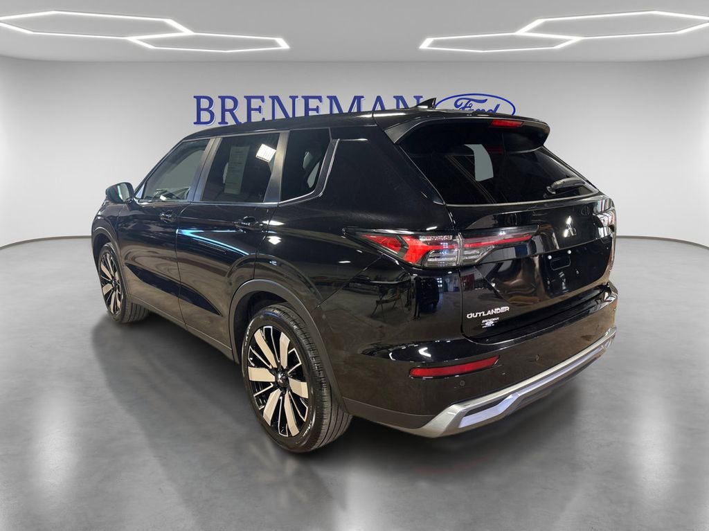 Used 2025 Mitsubishi Outlander SE image 7