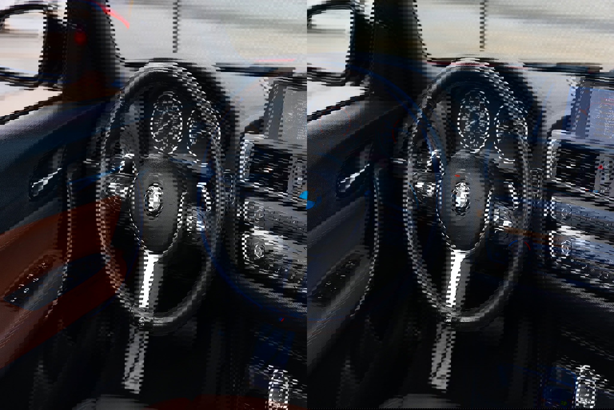 Used 2015 BMW M235i Convertible image 30