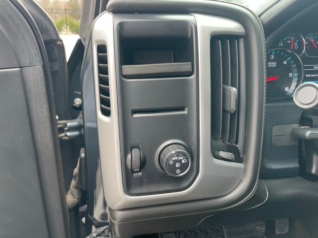 Used 2018 GMC Sierra 1500 SLE w/ SLE Value Package image 9