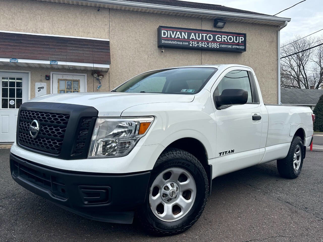 Used 2017 Nissan Titan S image 1