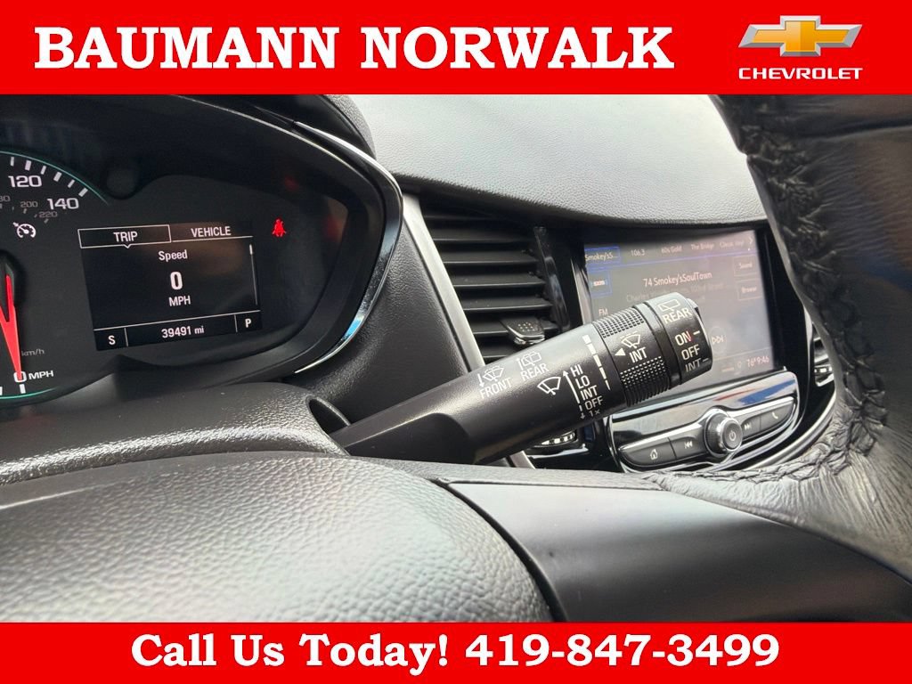 Used 2022 Chevrolet Trax LT w/ LT Convenience Package FWD image 21