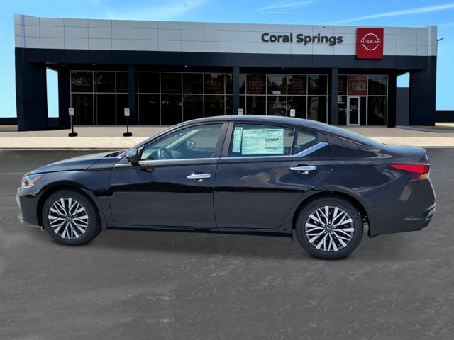 New 2025 Nissan Altima 2.5 SV image 2