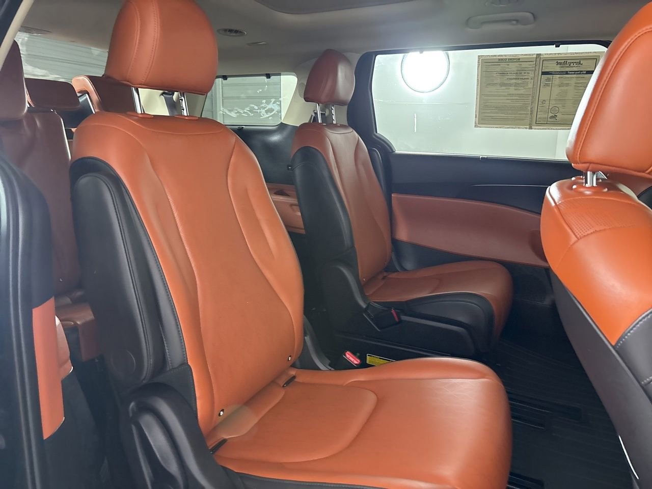 Used 2026 Kia Carnival SX w/ SX Dark Edition Package image 23