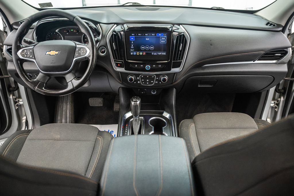 Used 2020 Chevrolet Traverse LT w/ Driver Confidence II Package AWD/4WD image 24