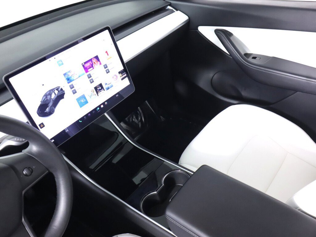 Used 2020 Tesla Model Y Long Range image 32