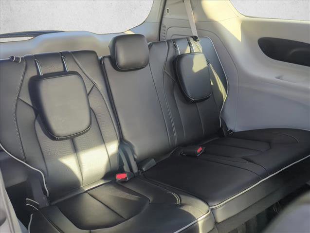 Used 2022 Chrysler Pacifica Limited image 23