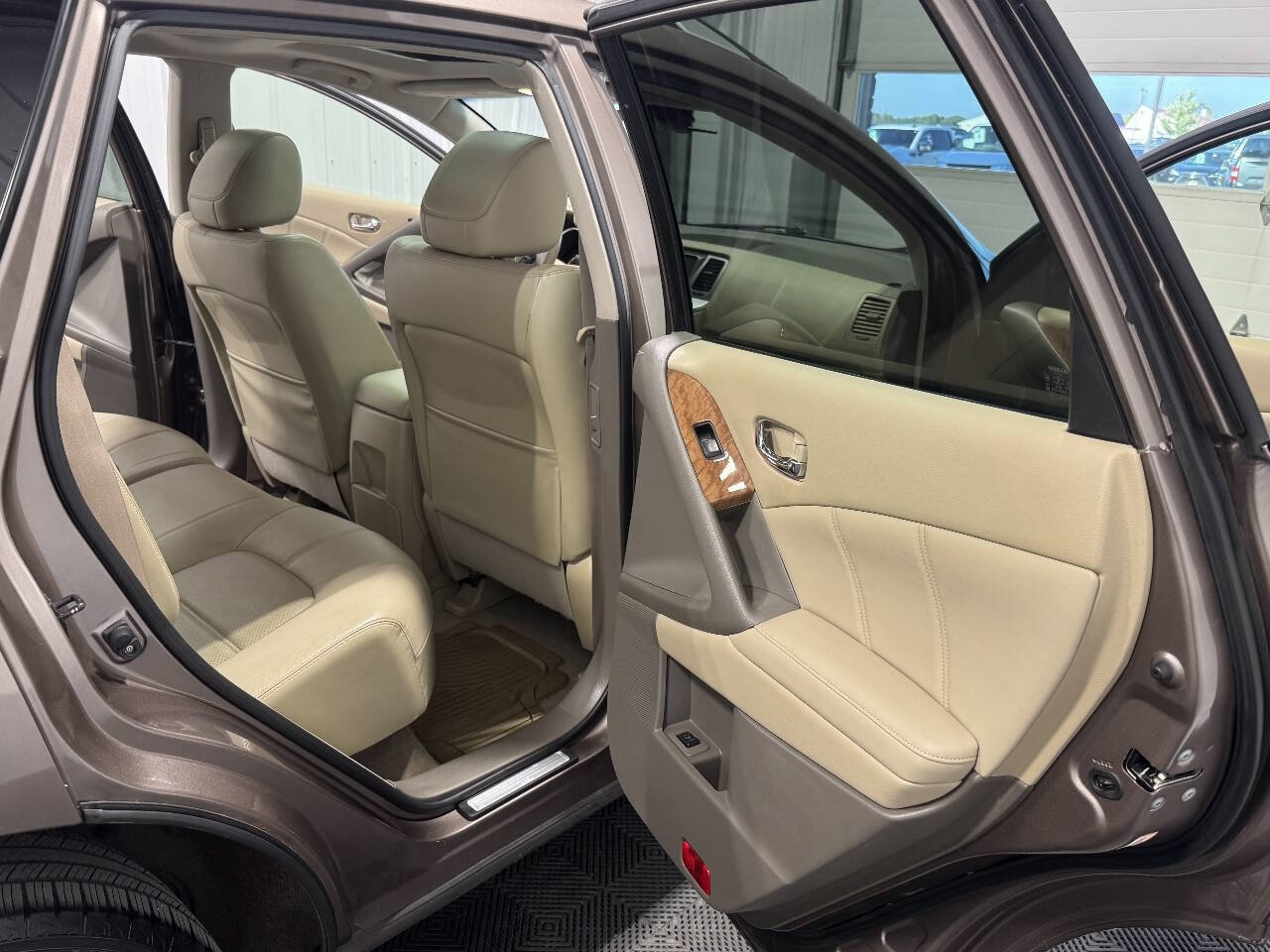 Used 2014 Nissan Murano LE AWD/4WD image 24