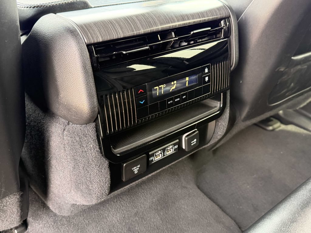 Used 2024 Jeep Wagoneer Series II w/ Flexible Seating Group AWD/4WD image 20