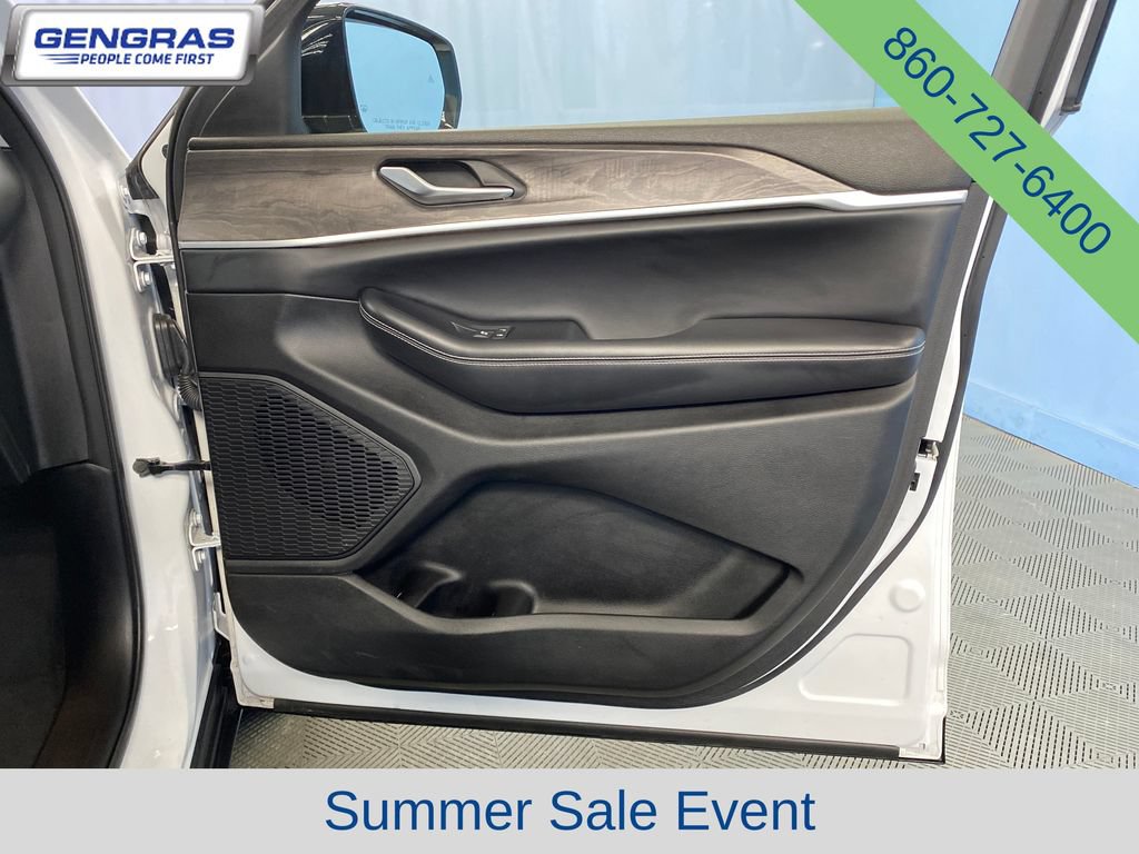 Used 2023 Jeep Grand Cherokee L Limited AWD/4WD image 46