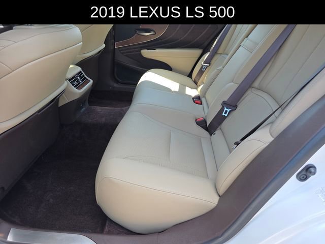 Used 2019 Lexus LS 500 w/ Accessory Package (Z2) RWD image 17