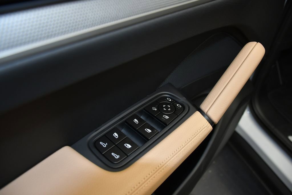 New 2026 Porsche Cayenne S AWD/4WD image 13
