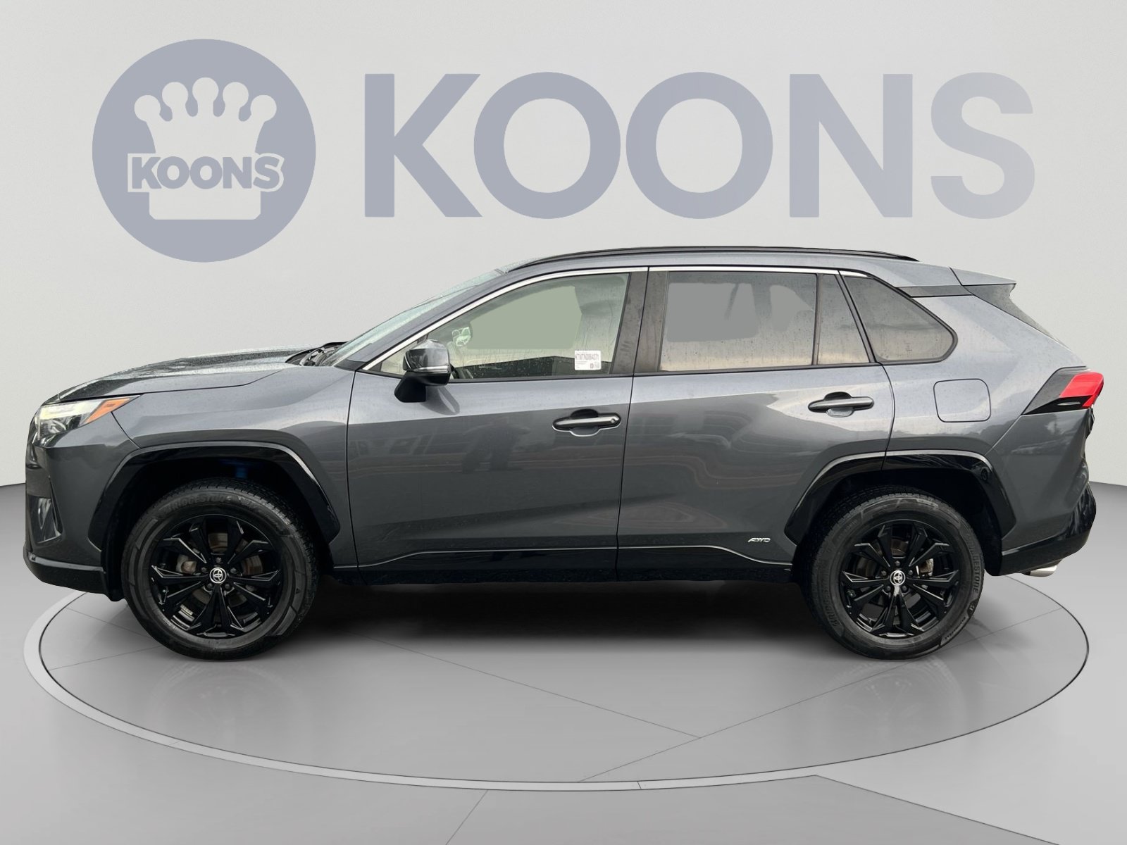 Used 2022 Toyota RAV4 SE w/ Convenience Package AWD/4WD image 2