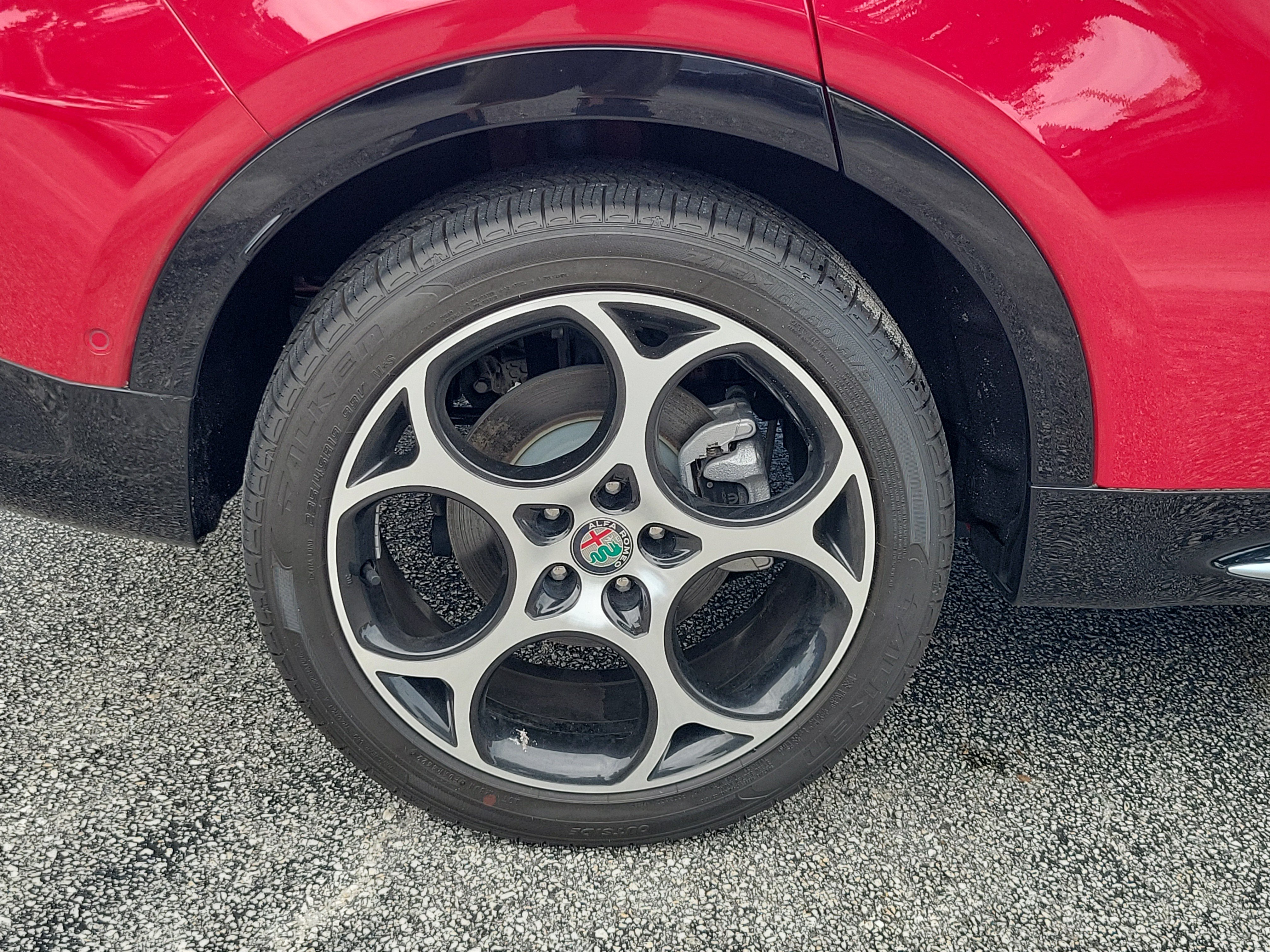 Used 2024 Alfa Romeo Tonale Ti AWD/4WD image 5