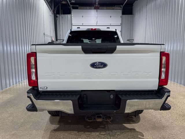 Used 2023 Ford F250 XLT AWD/4WD image 4