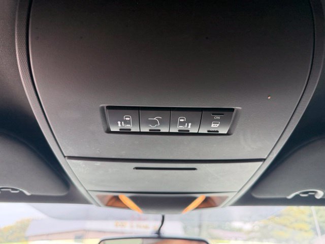 Used 2018 Dodge Grand Caravan SXT FWD image 27