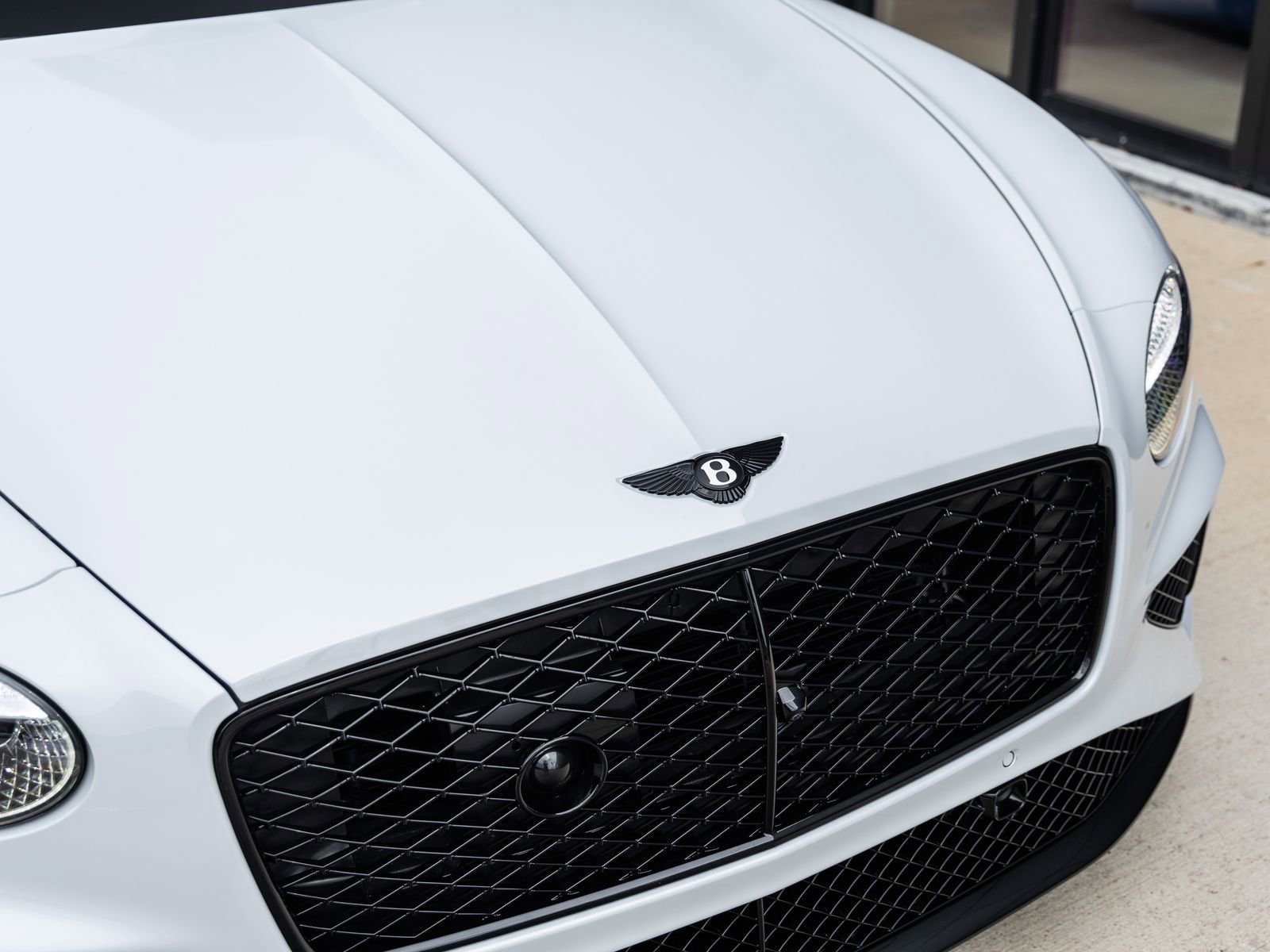 Used 2025 Bentley Continental GTC AWD/4WD image 22