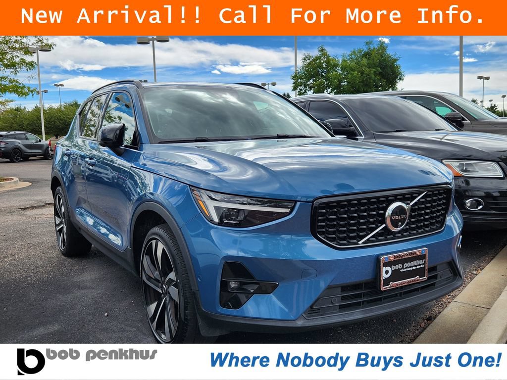Used 2024 Volvo XC40 B5 Plus w/ Climate Package AWD/4WD 360° Tour