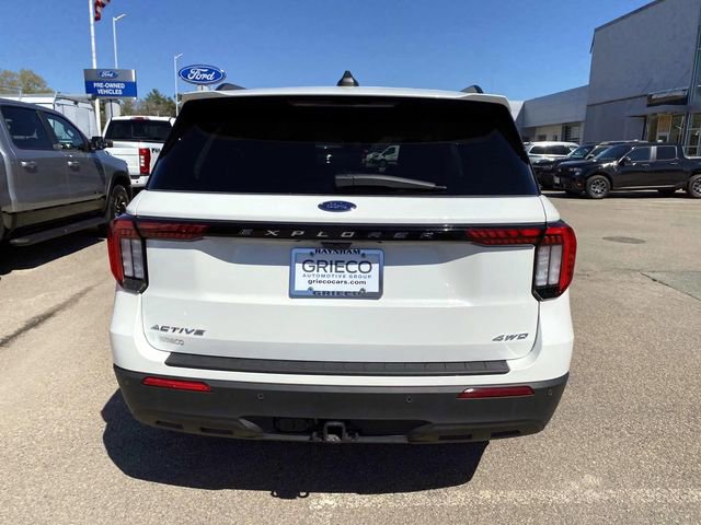 Used 2026 Ford Explorer Active AWD/4WD image 4