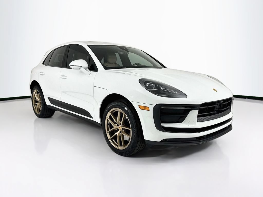 Certified 2025 Porsche Macan AWD/4WD image 7