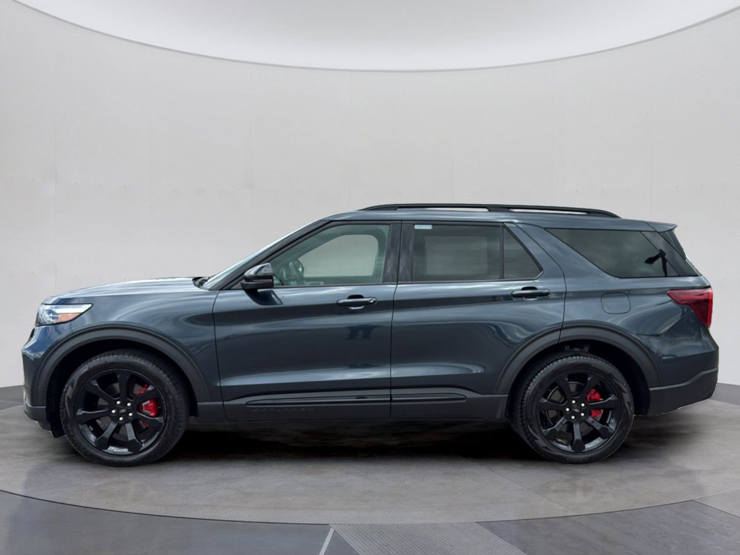 Used 2024 Ford Explorer ST w/ Equipment Group 401A AWD/4WD image 2