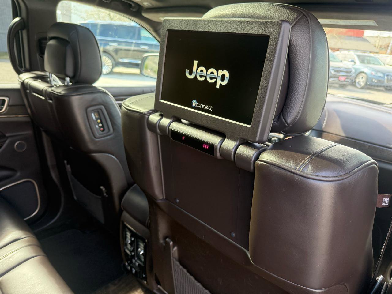 Used 2017 Jeep Grand Cherokee Summit w/ Platinum Series Group image 13