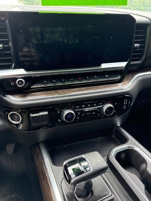 Used 2024 GMC Sierra 1500 Elevation w/ Elevation Premium Package AWD/4WD image 2