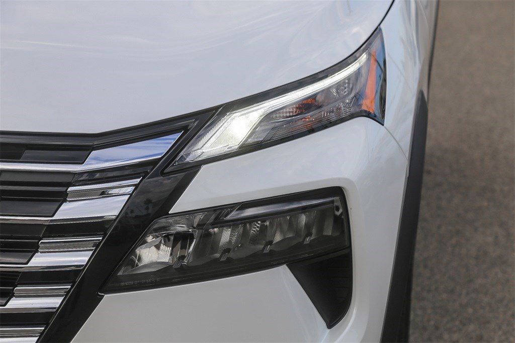 New 2026 Nissan Rogue SV image 4