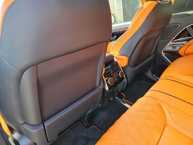 Used 2025 Land Rover Range Rover SE AWD/4WD image 17