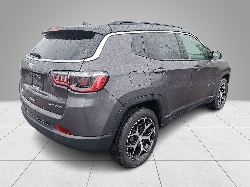Used 2024 Jeep Compass Limited AWD/4WD image 5