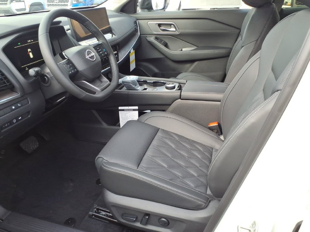 New 2026 Nissan Rogue Platinum AWD/4WD image 9