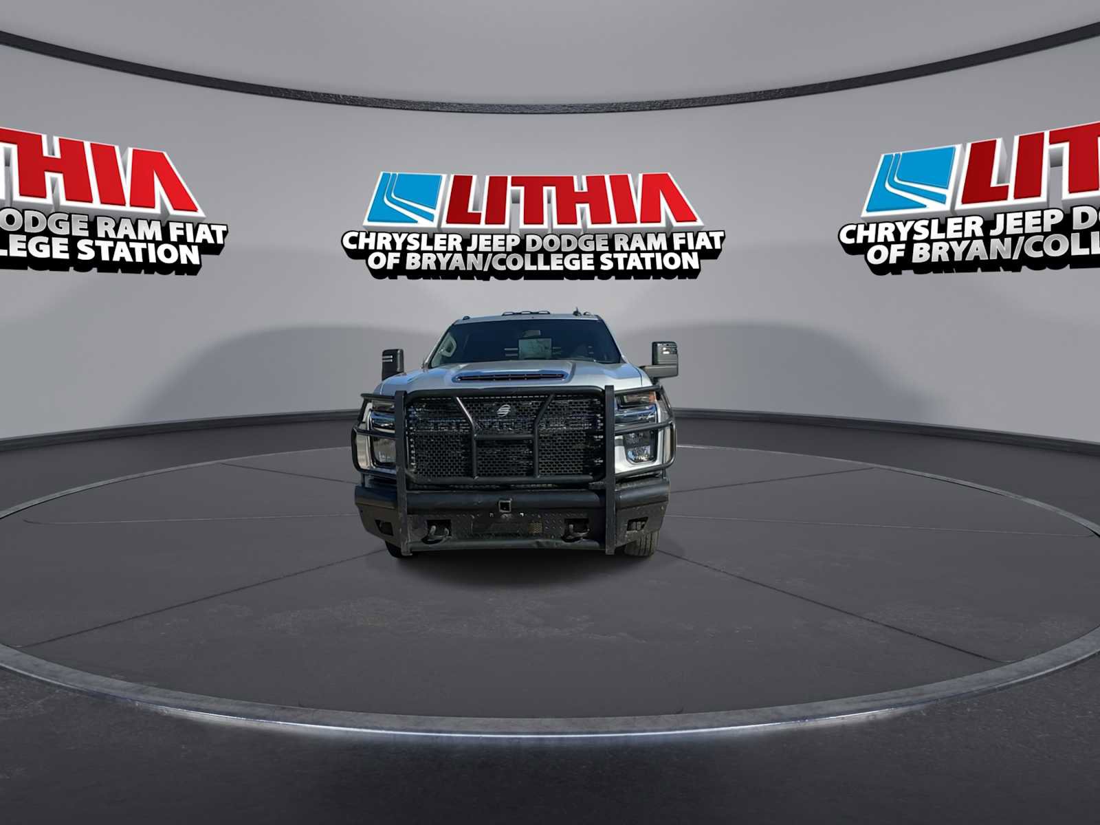 Used 2022 Chevrolet Silverado 3500 LT w/ Convenience Package image 3