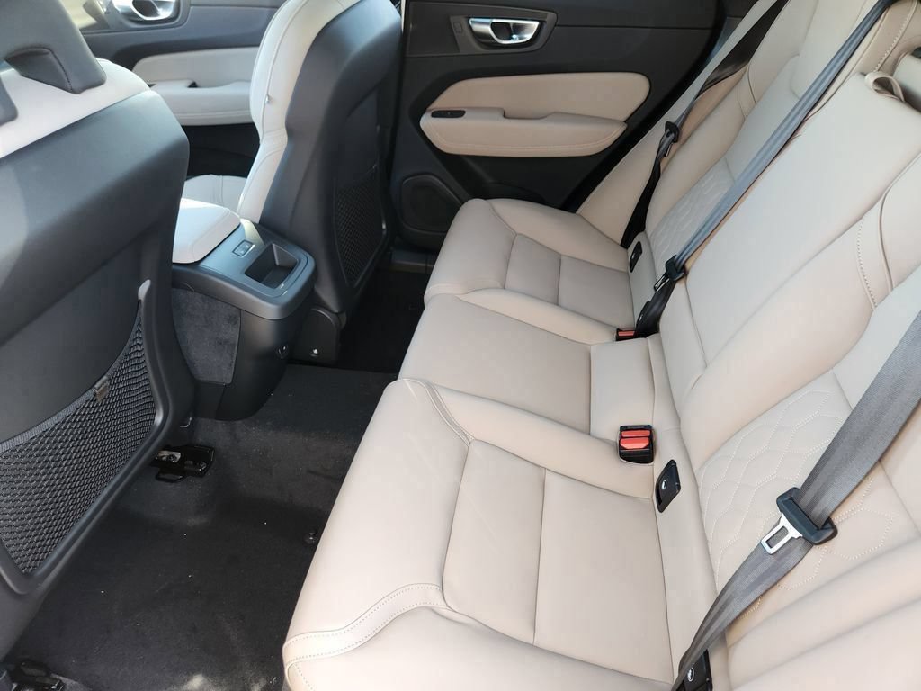 New 2026 Volvo XC60 B5 Plus w/ Protection Package Premier AWD/4WD image 19
