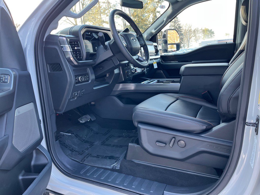 New 2026 Ford F350 Lariat w/ Black Appearance Package AWD/4WD image 9