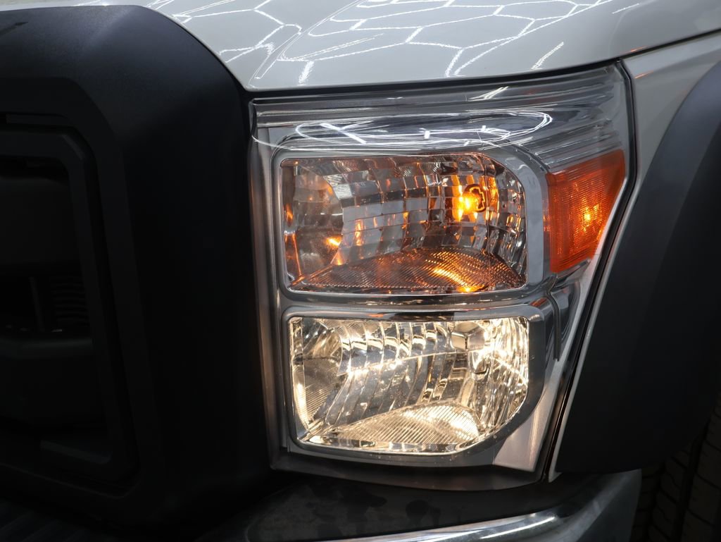 Used 2015 Ford F550 2WD Regular Cab Super Duty image 21