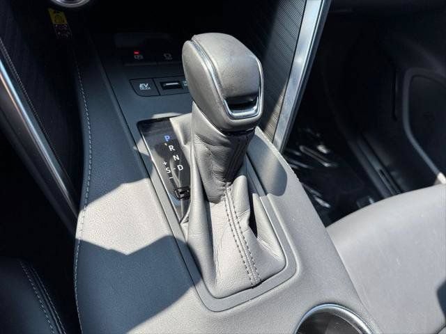 Certified 2024 Toyota Venza XLE AWD/4WD image 55