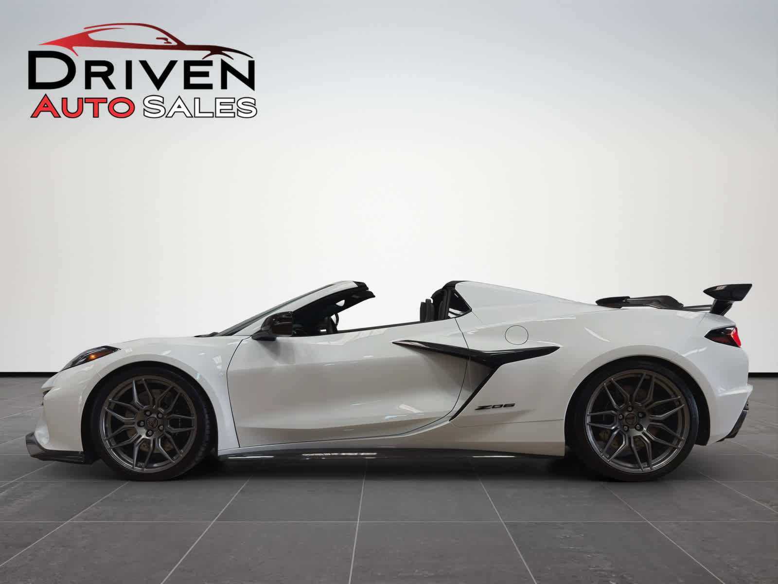 Used 2024 Chevrolet Corvette Z06 image 3