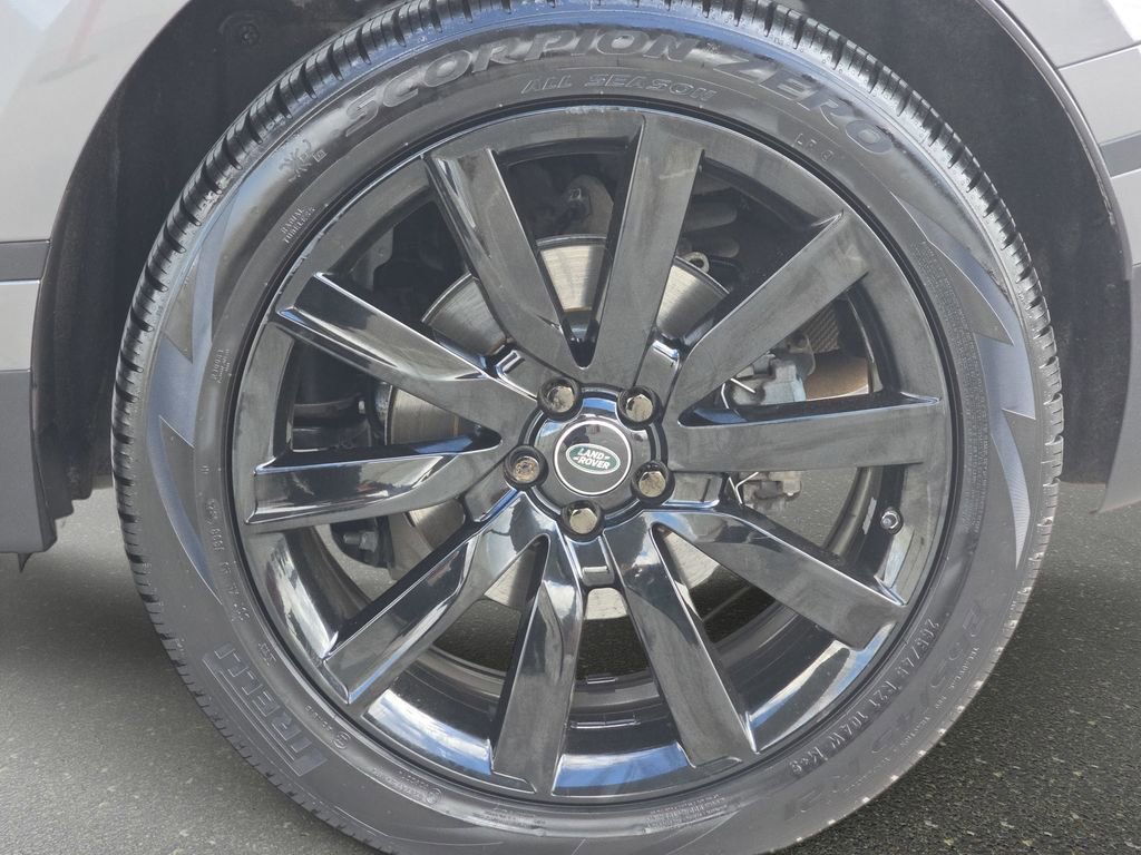 Used 2019 Land Rover Range Rover Velar S image 37