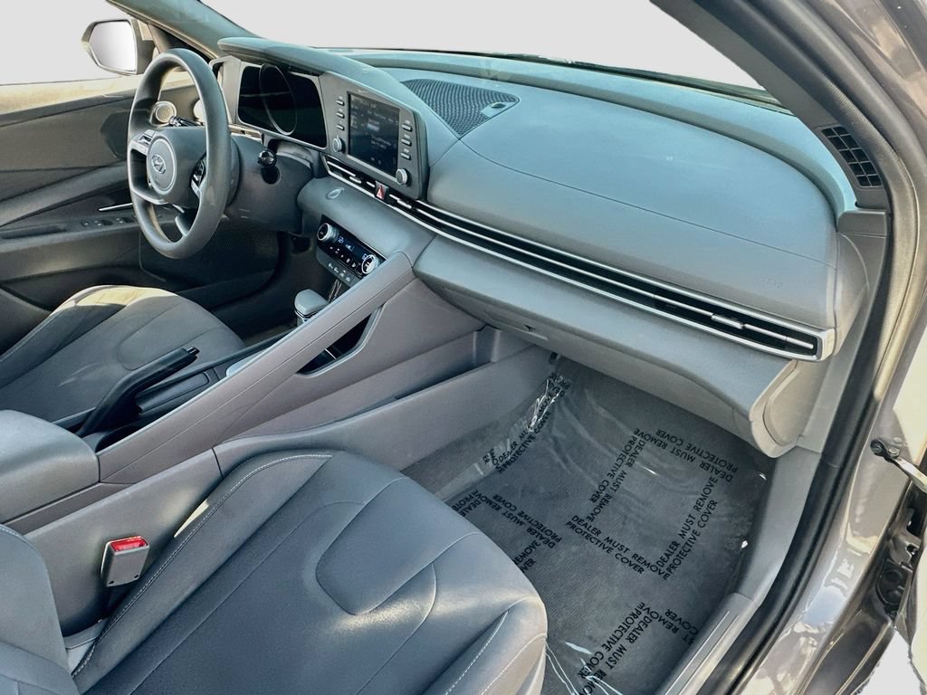 Used 2022 Hyundai Elantra SEL FWD image 26