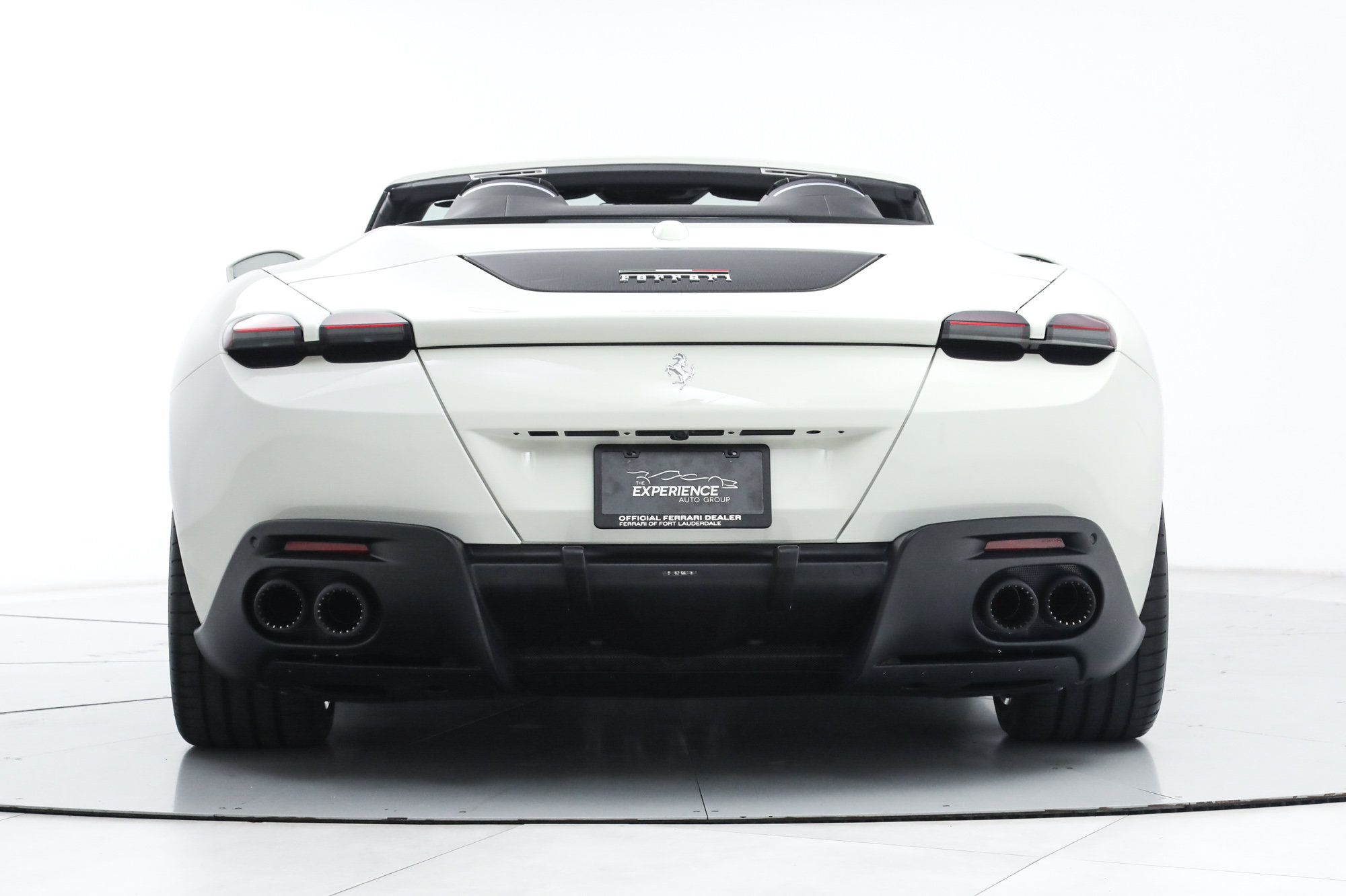 Certified 2025 Ferrari Roma Spider RWD image 9