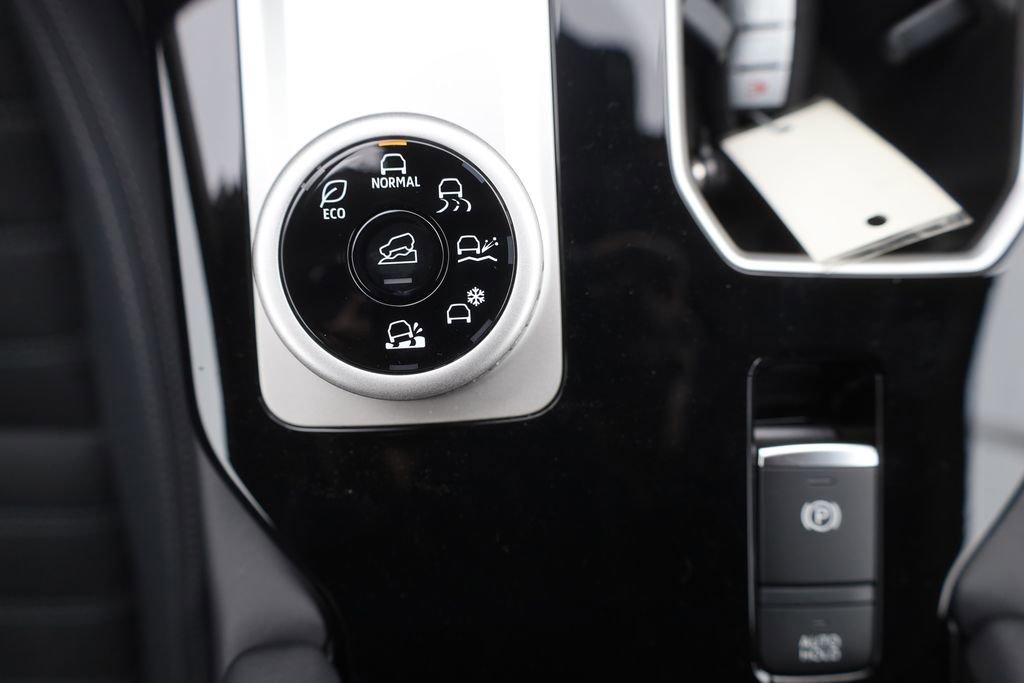 New 2025 Mitsubishi Outlander SE image 25