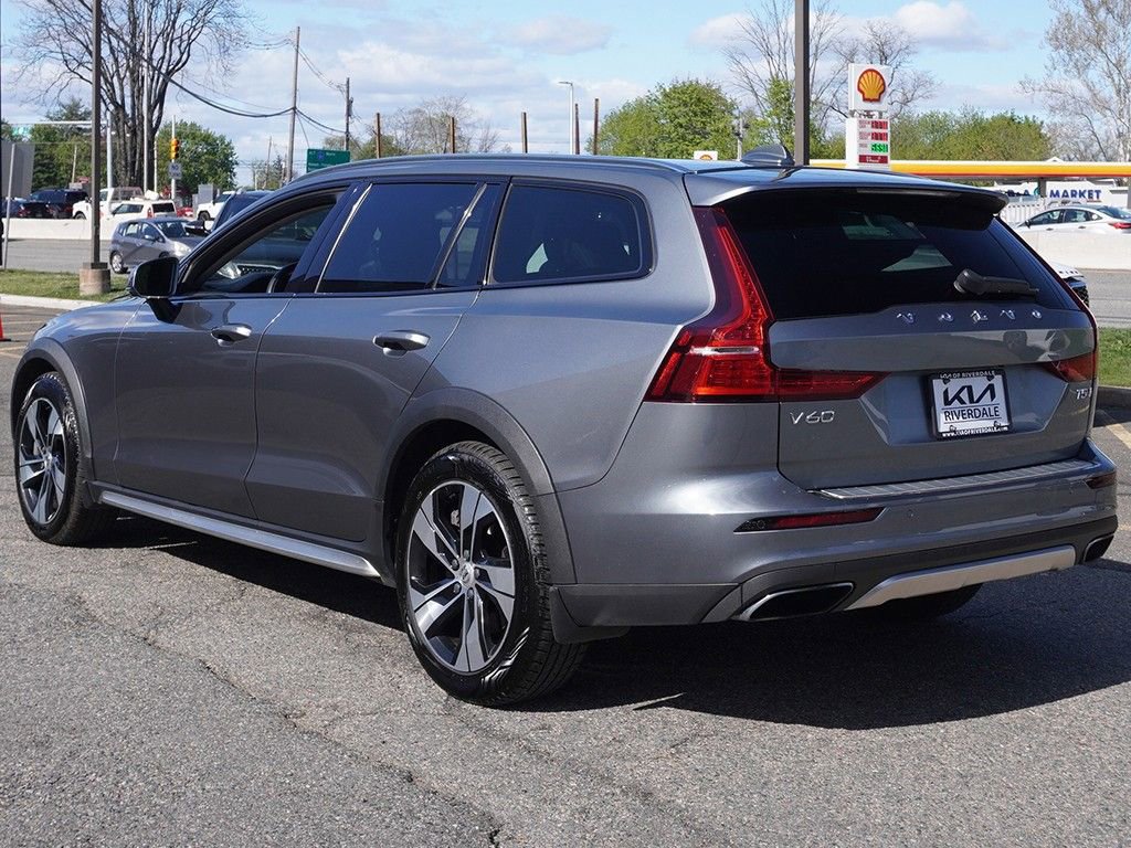 Used 2020 Volvo V60 T5 Cross Country AWD/4WD image 13