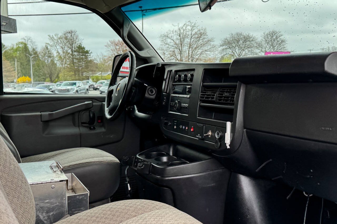 Used 2020 Chevrolet Express 2500 w/ Driver Convenience Package RWD image 11
