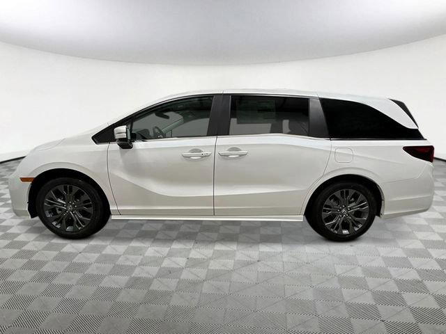 New 2026 Honda Odyssey Touring image 3