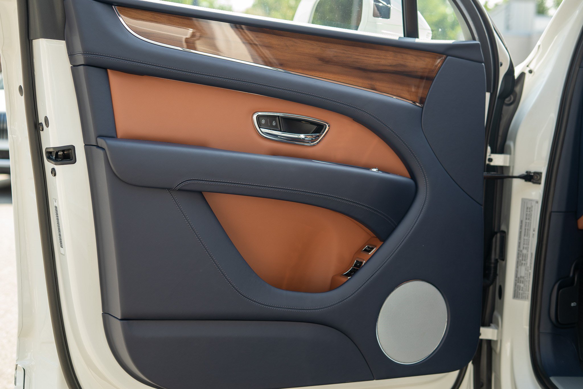 New 2026 Bentley Bentayga AWD/4WD image 13
