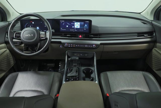 Used 2025 Kia Carnival SX image 11