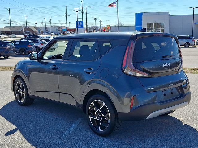 Used 2024 Kia Soul EX image 8